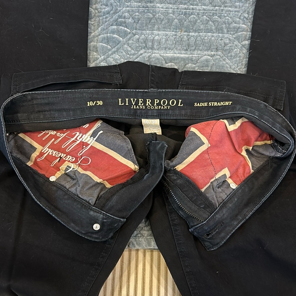 LIVERPOOL JEANS COMPANY size 10 black Sadie Straight